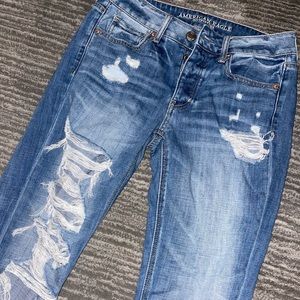 American Eagle Ripped Mom Jeans Size 4 Distressed